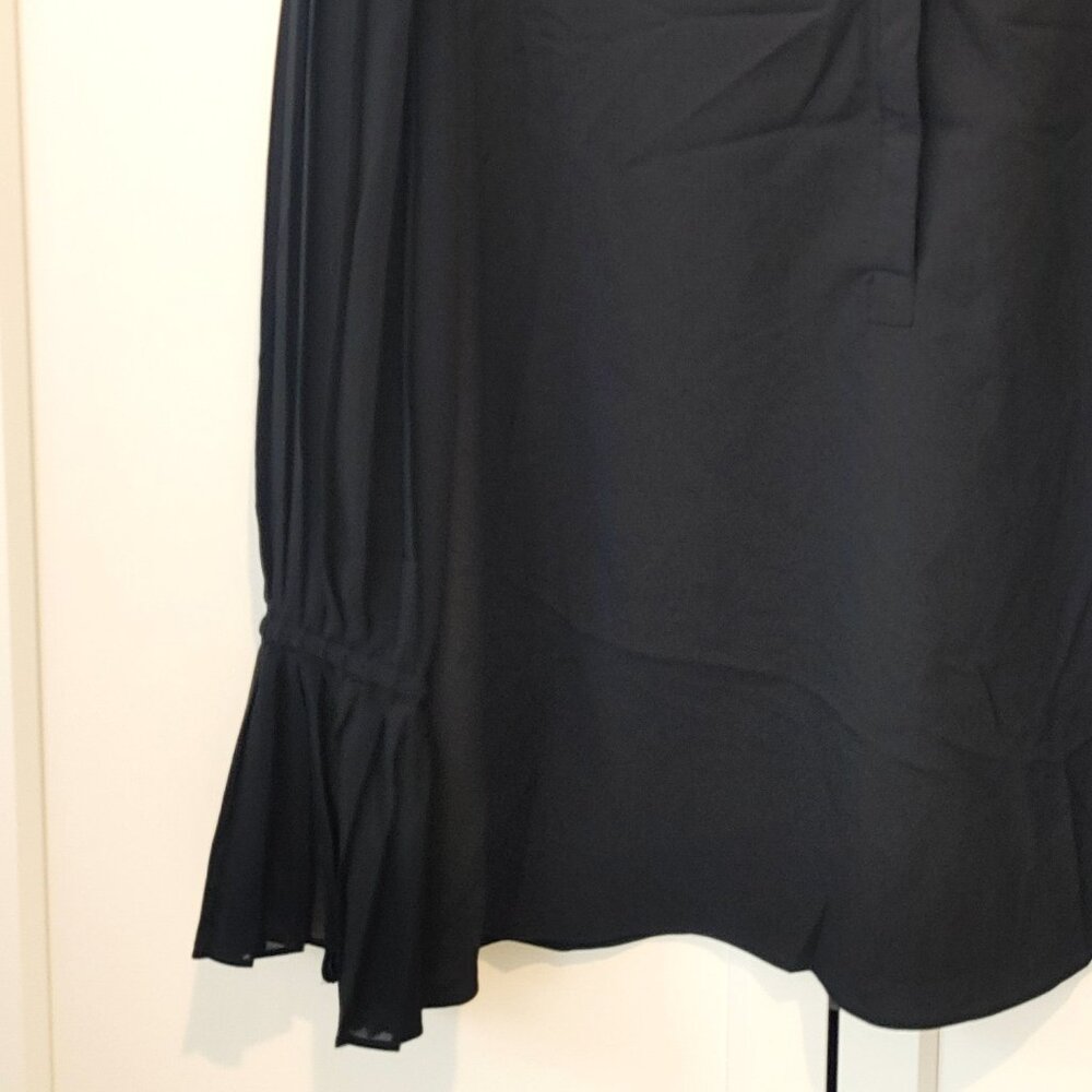 NWOT CHICO'S Black Pleated Sleeve Blouse - Size 1 Petite - Picture 3 of 4